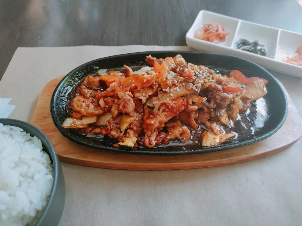 Dwaeji Ou Bulgogi BBQ